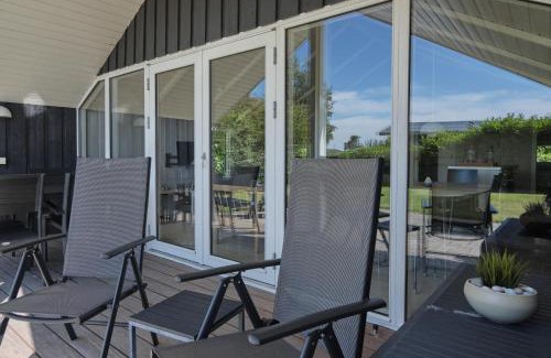 Ronde House | Beautiful Home In Rønde With 3 Bedrooms And Wifi