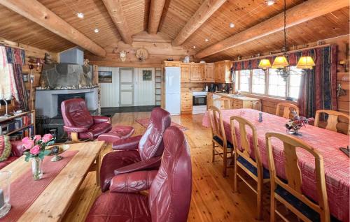 Skeikampen House | Beautiful Home In Svingvoll With Sauna