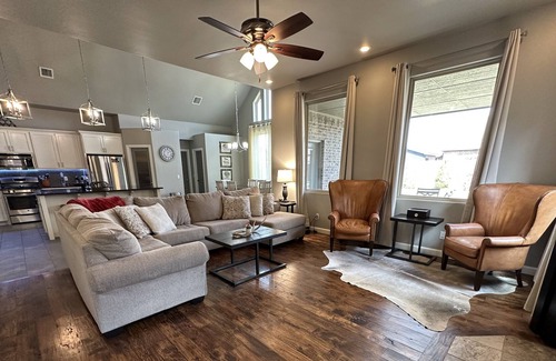 Wheatland House | Beautiful home in Southwest OKC