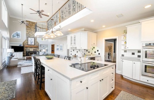 Mount Mourne House | Beautiful home on Lake Norman