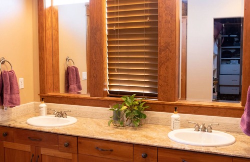 Colbert House | Beautiful home on the Little Spokane River
