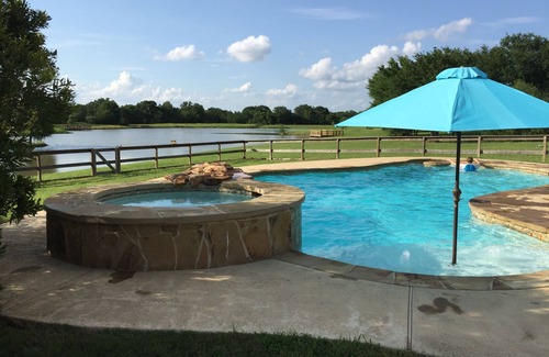 Wellborn House | Beautiful Home on 3 acres Minutes from A&M