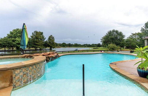 Wellborn House | Beautiful Home on 3 acres Minutes from A&M