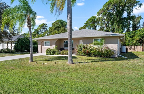 South Venice House | BEAUTIFUL HOME WITH HEATED POOL!