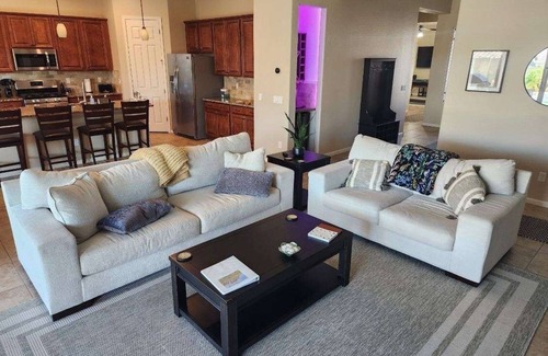 Tierra Del Rio House | Beautiful Home with Pool and Putting Green!