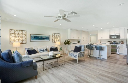 Lake Park House | Beautiful Home with Private Pool – Minutes from Downtown Naples and Beaches