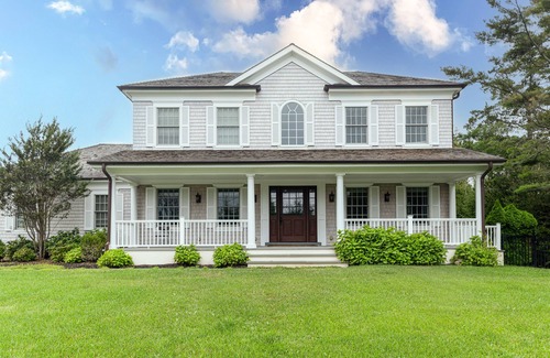 Shinnecock Hills House | Beautiful home with pool, tennis court, game room, central AC, & washer/dryer