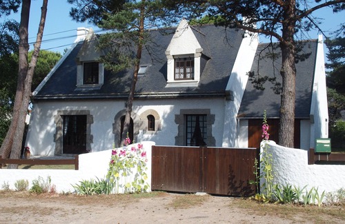 Pornichet Villa | BEAUTIFUL HOUSE BRETON 8 P, 200M BEACH, QUIET RESIDENTIAL WIFI