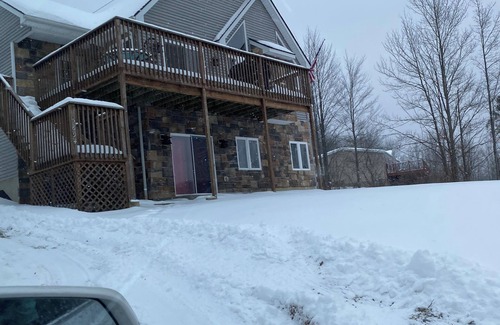 Great Valley House | Beautiful house Pool table and outdoor hot tub! 5 minutes from Holiday Valley!