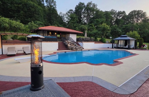 Stroudsburg House | Beautiful house with new hot tub, private heated swimming pool, 6 BR/6BA