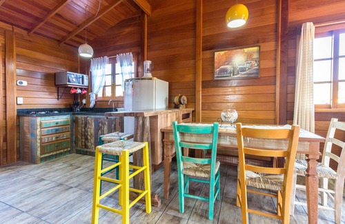 Praia do Rosa House | BEAUTIFUL HOUSE WITH GOOD TASTE, COMFORT AND SECURITY - up to 6 people