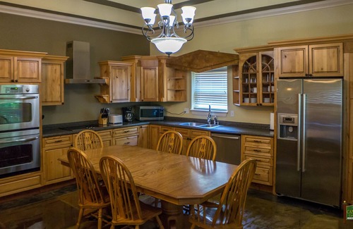 Grove House | Beautiful House with Pool and Playground and Waterfront Access
