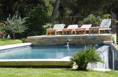 Connaux Villa | Beautiful house with private heated infinity pool 16 km from Uzes
