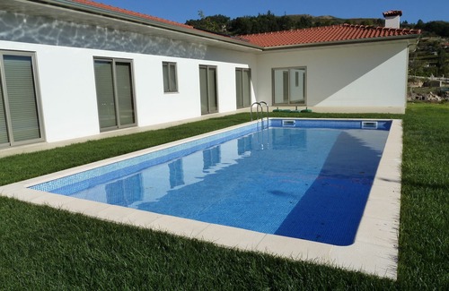Beijos Cottage | Beautiful house with private swimming pool near Douro Valley