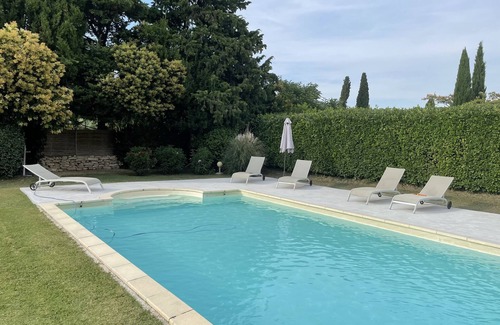 Camaret-sur-Aigues House | BEAUTIFUL INDEPENDENT APARTMENT IN OLD VILLAGE MAS
