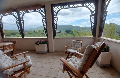 Castelnuovo di Farfa Villa | Beautiful spacious and beautifully furnished vacation home with idyllic pool