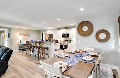 New Concord House | Beautiful Kentucky Lake Getaway w/Dock & Deck!