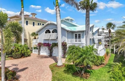 Connors House | Beautiful Key West style home with Gulf views minutes from beach.