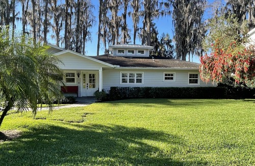 Lutz House | Beautiful lake front home. Great bass fishing. Close to Moffitt Cancer Center