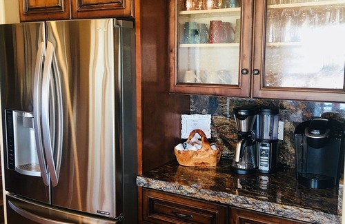 Williams House | Beautiful Lake Front Property, near Golf, Downtown Williams & Grand Canyon