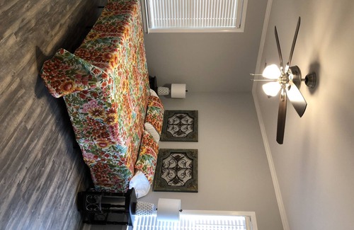 Summerton House | Beautiful lake home to make your family vacation extra special!