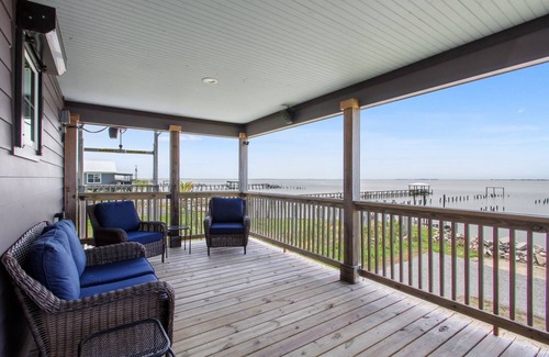 Lake Catherine House | Beautiful Lake House w/Private Pier & Dock, Kayaks, Fishing + Crabbing Gear