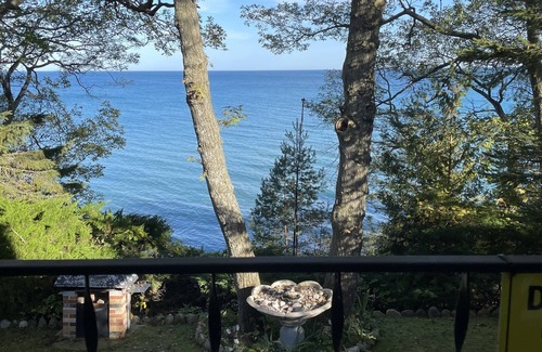 Harrisville House | Beautiful Lake Huron beach house, across the street from Golf Course with Sauna