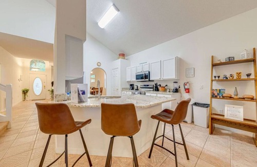 Thousand Oaks Apartment | Beautiful Lake View Pool House Brand new Hot Tub