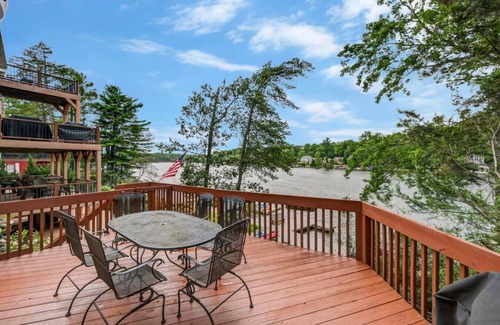 Lake Harmony Apartment | beautiful lakefront lodge