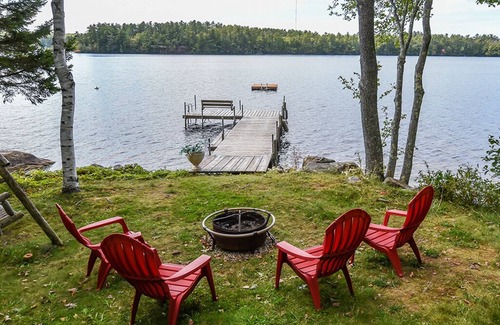 Raymond House | Beautiful Lakefront Escape - Book Your Fall Foliage GetAway!