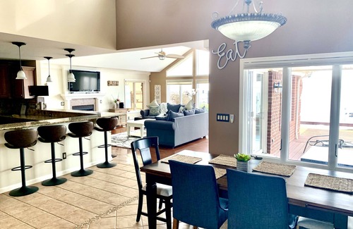 Anchorville House | Beautiful Lakefront Home On Lake St Clair!