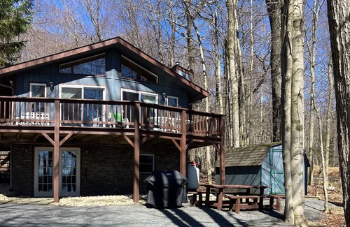 Locust Lake Village Cabin | Beautiful Lakefront House with Private Beach! BOOK NOW!
