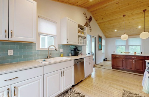 Lakeside House | Beautiful Lakeside MI vacation home with association beach access Summer & Fall