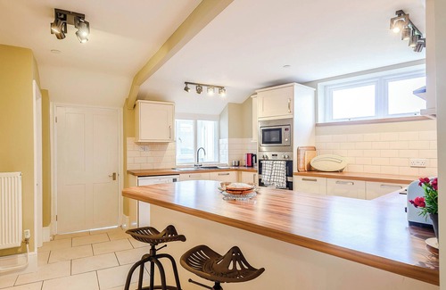 Talybont-on-Usk Cottage | Beautiful large end terraced property in the lovely village of Talybont On Usk.