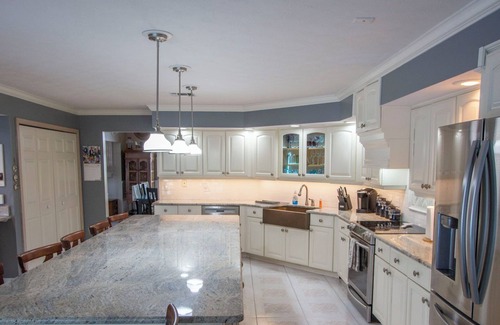 Jensen Beach House | Beautiful Large Pool Home on 1 Acre. 6 Bedrooms/4 Baths, Pet Friendly