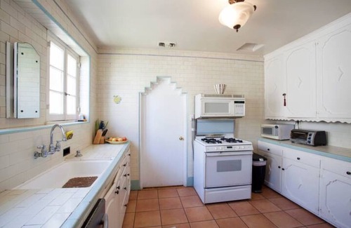 Mid City House | Beautiful, large room in ideal location!