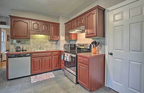 Lenox House | Beautiful Lenox Home, 3 Mi to Shakespeare & Co!