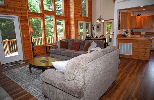 Marble Cabin | Beautiful Lodge - Amazing Views - BRAND NEW HOT TUB