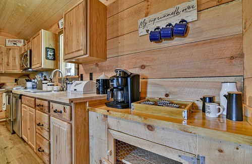 Hendersonville Cabin | Beautiful Log Cabin on Horse Farm The Holy Cow