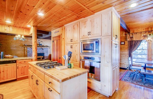 Woodland Park House | Beautiful Log Cabin with spectacular views of Pike's Peak