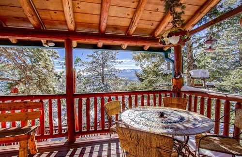 Woodland Park House | Beautiful Log Cabin with spectacular views of Pike's Peak