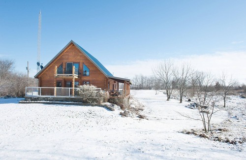 Sullivan Cabin | Beautiful Log Cabin above Lake Shelbyville