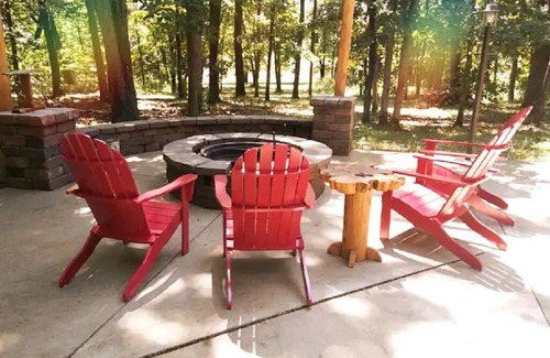 Perry Cabin | Beautiful Log Cabin on 34 Acres at Mark Twain Lake!