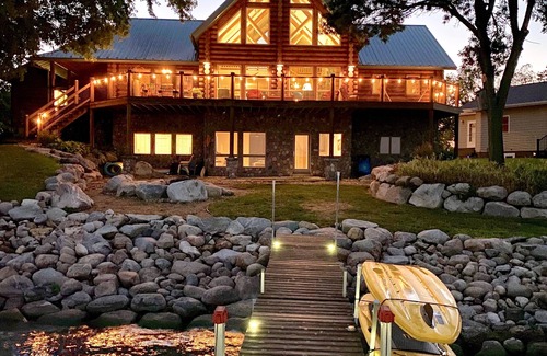 Watertown House | Beautiful Log House on Scenic Lake Kampeska Sleeps 15