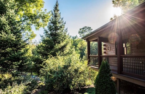 Lauderdale Lakes Cabin | Beautiful Luxury Lake House Log Cabin 4 bed 3 bath