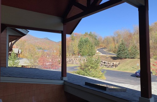 Lincoln House | Beautiful Luxury Townhome at Loon Mountain South Peak in Lincoln NH