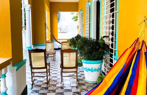 Manga House | Beautiful Mansion walk to Walled City steps from Bay and Marina