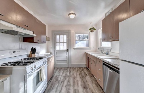 Home Park House | Beautiful Midtown home-sleeps 13