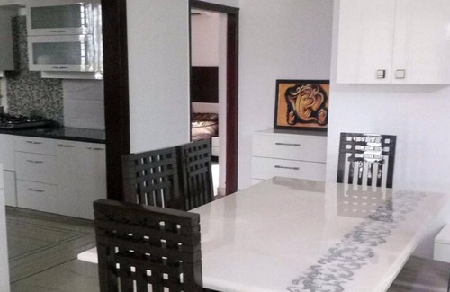 Faridabad Apartment | beautiful modern 3 Bhk for guest