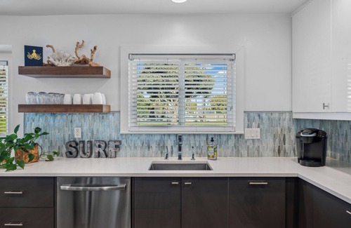 Santa Ana Heights House | Beautiful modern beach house, steps to sand, AC, Bikes, Beach Gear and Parking!